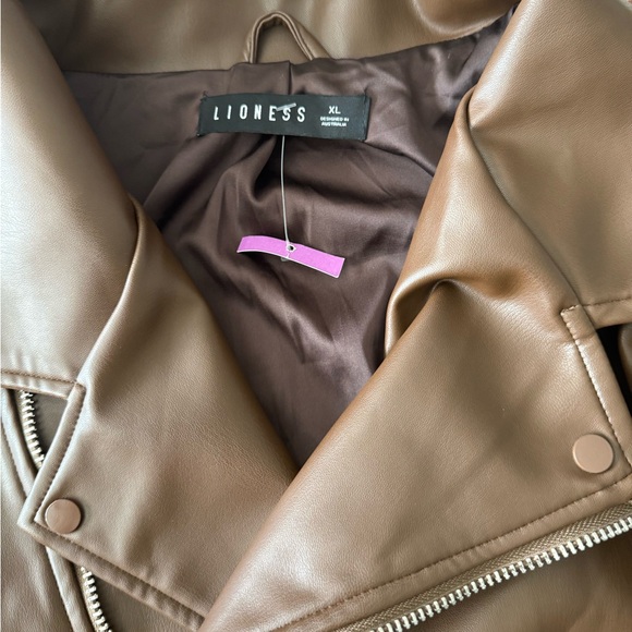 LIONESS BROWN/CAMEL CROPPED FAUX LEATHER JACKET - Picture 5 of 6